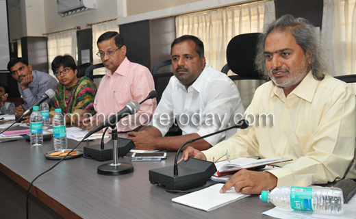 UT Khader at DC Office Meet